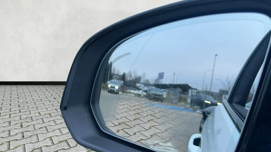 VOLVO XC40 -