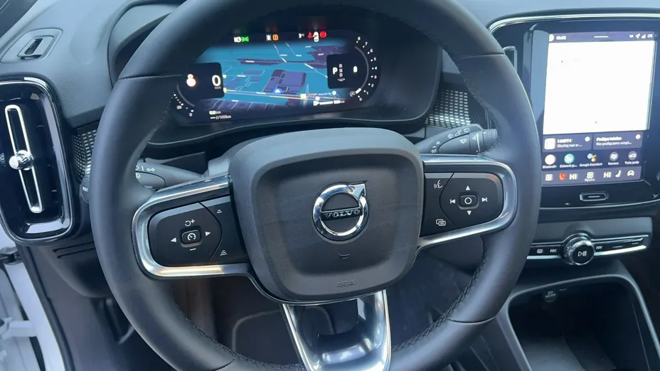 VOLVO XC40 -