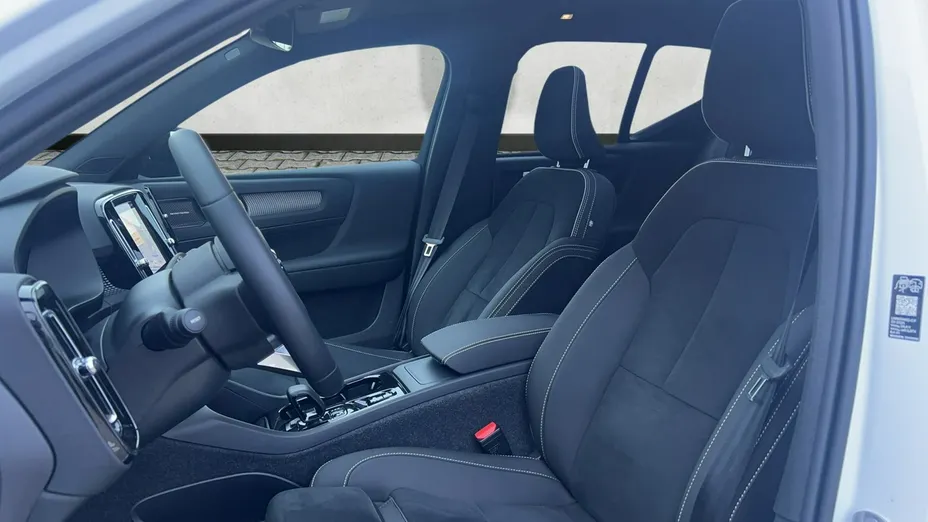 VOLVO XC40 -