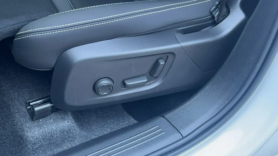 VOLVO XC40 -