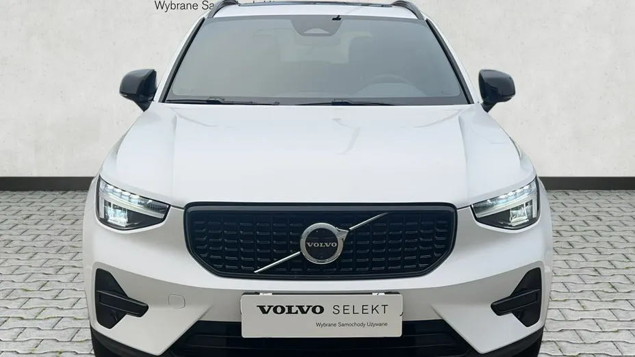 VOLVO XC40 -