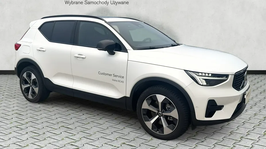 VOLVO XC40 -