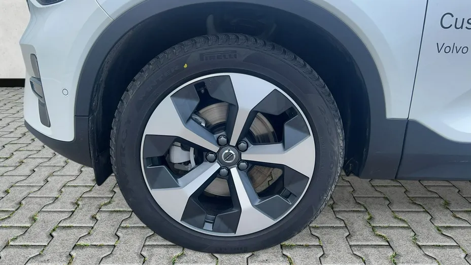 VOLVO XC40 -