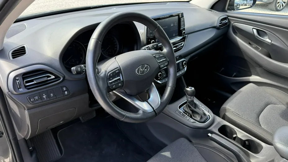 HYUNDAI i30 -