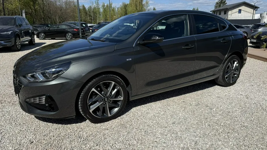 HYUNDAI i30 -
