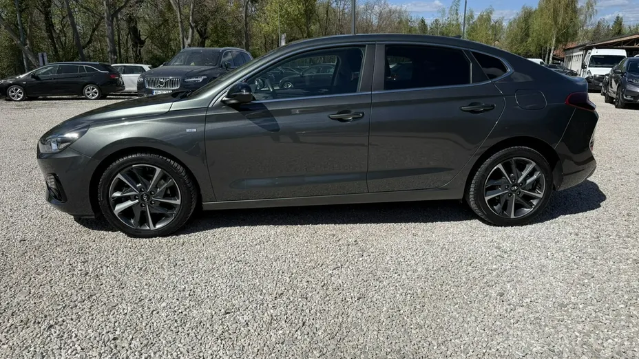 HYUNDAI i30 -