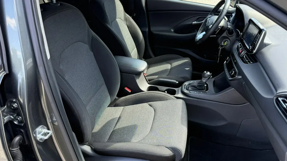 HYUNDAI i30 -