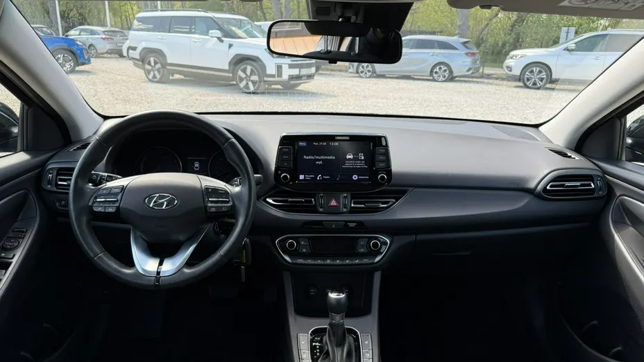 HYUNDAI i30 -