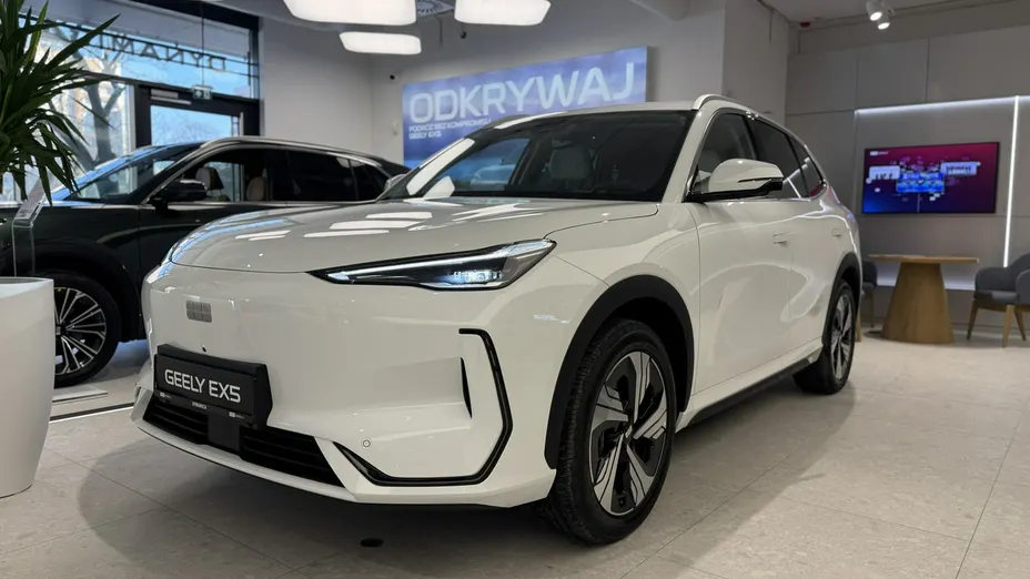 GEELY EX5 -