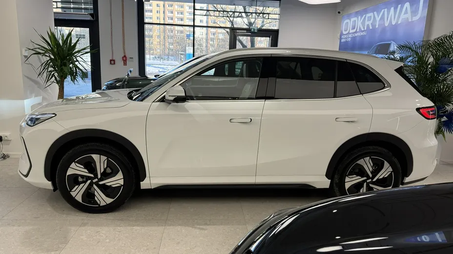 GEELY EX5 -