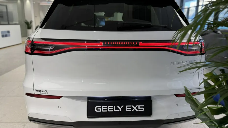 GEELY EX5 -