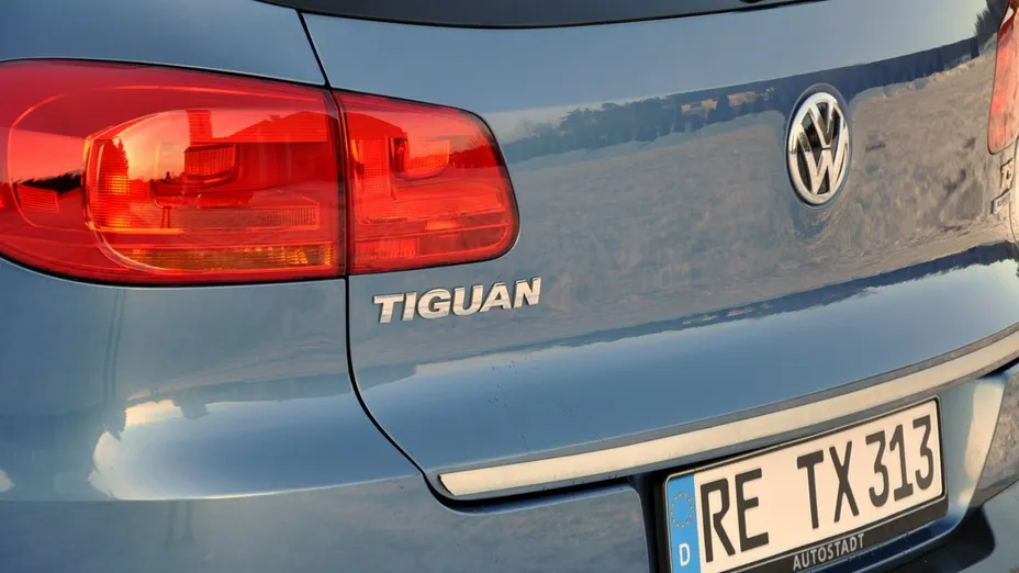 VOLKSWAGEN Tiguan -