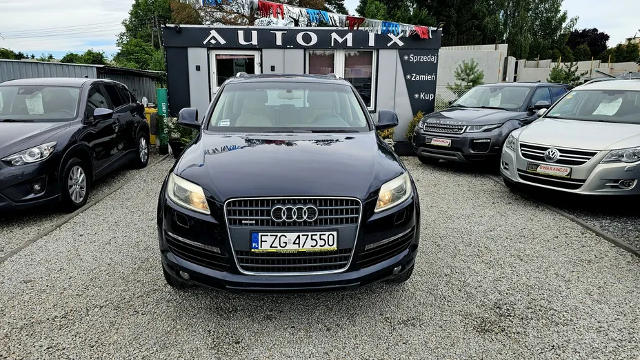 AUDI Q7 -