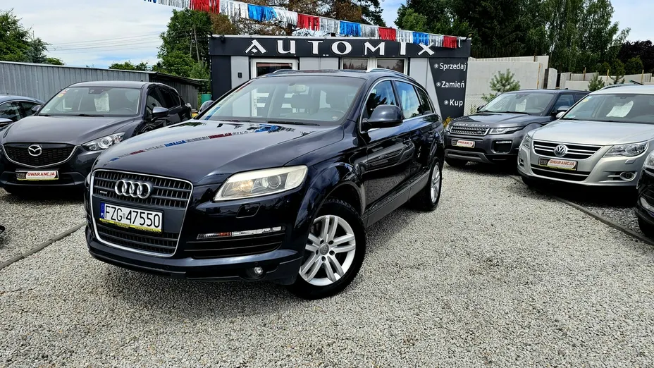 AUDI Q7 -
