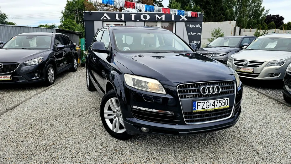AUDI Q7 -
