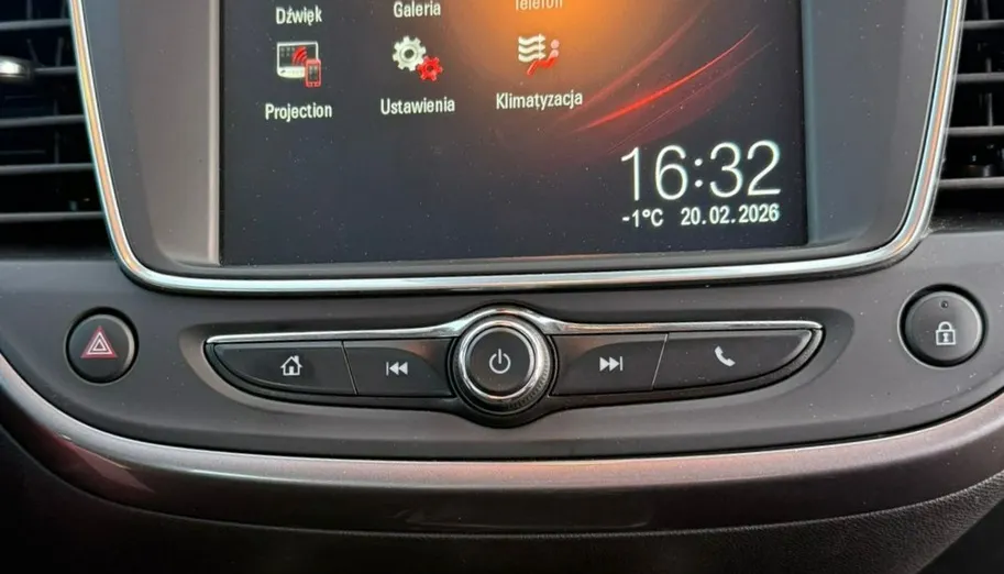 OPEL Crossland X -