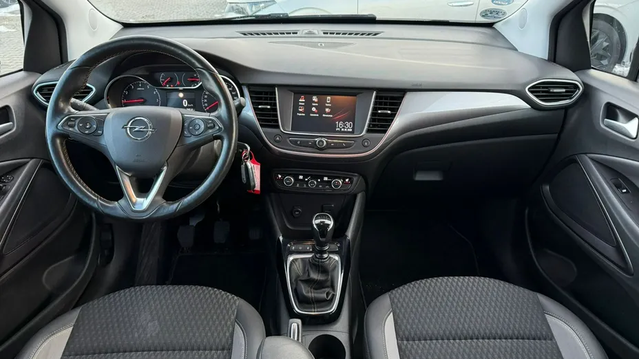 OPEL Crossland X -