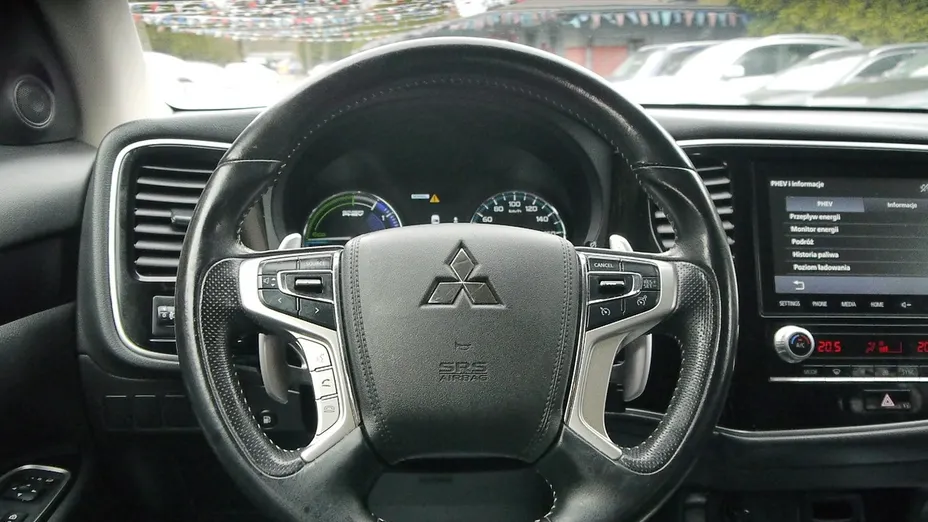 MITSUBISHI Outlander -
