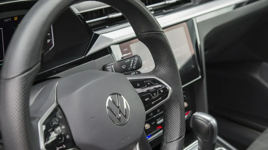 VOLKSWAGEN Arteon -