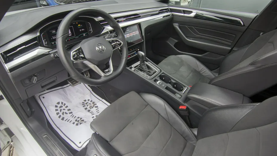 VOLKSWAGEN Arteon -