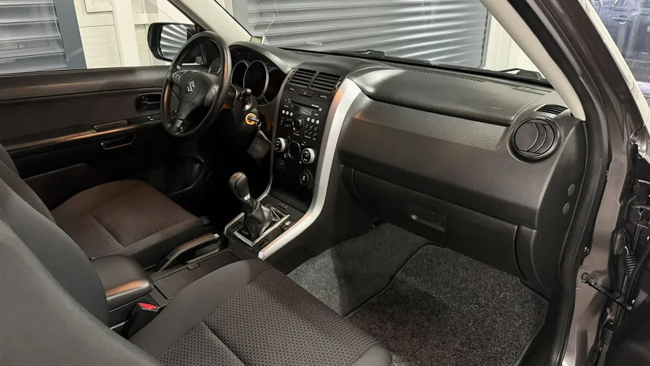 SUZUKI Grand Vitara -
