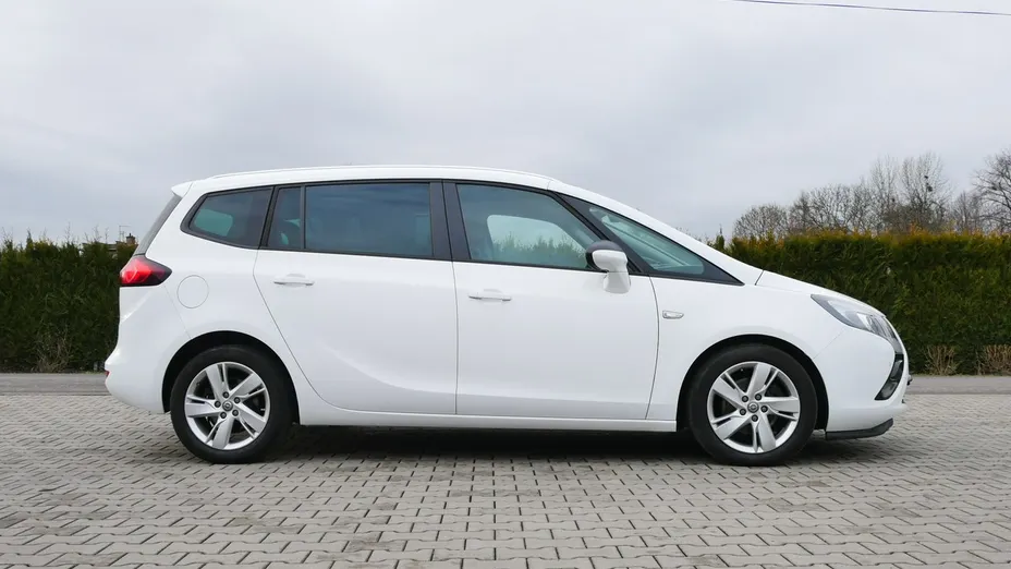 OPEL Zafira -