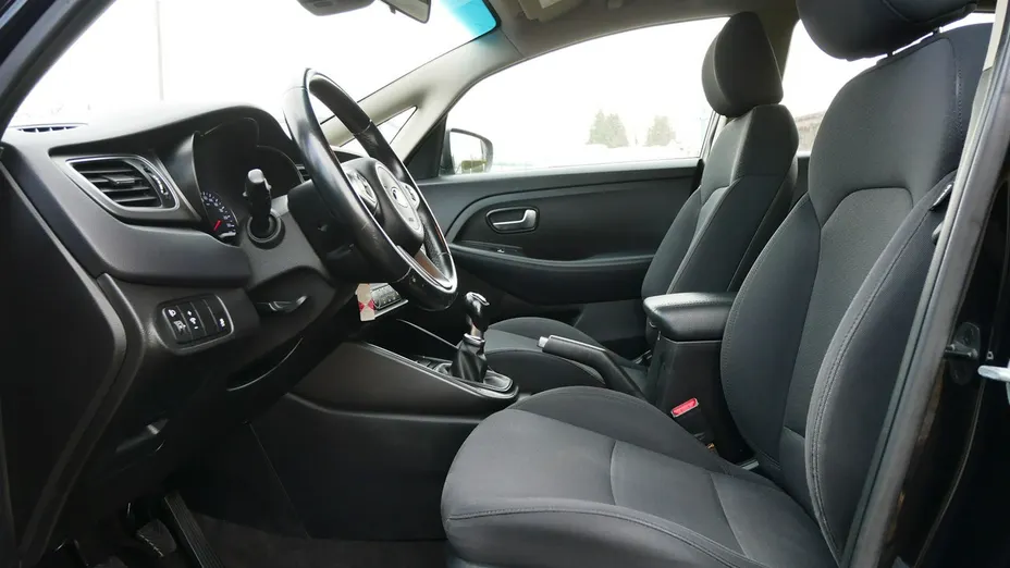 KIA Carens -