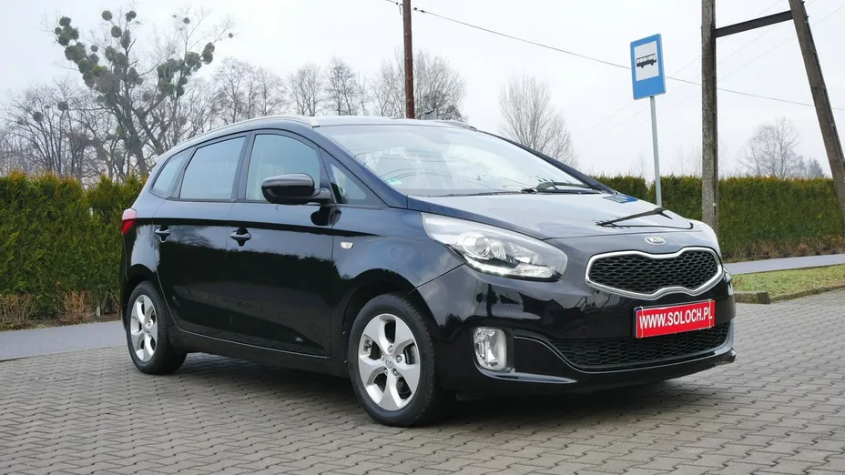 KIA Carens -