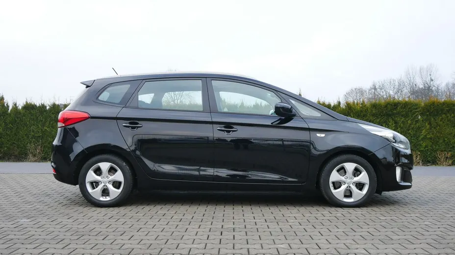 KIA Carens -