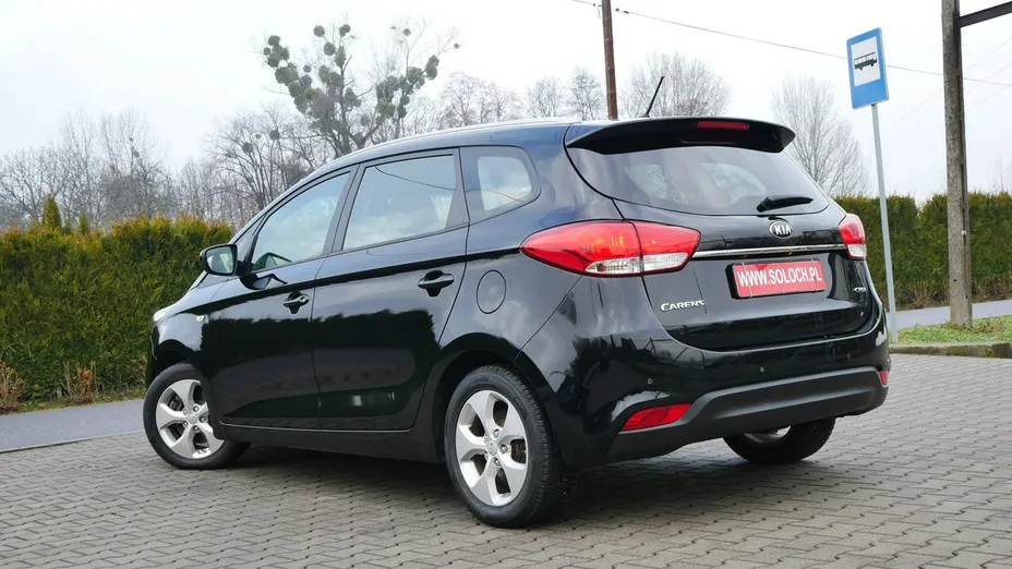 KIA Carens -