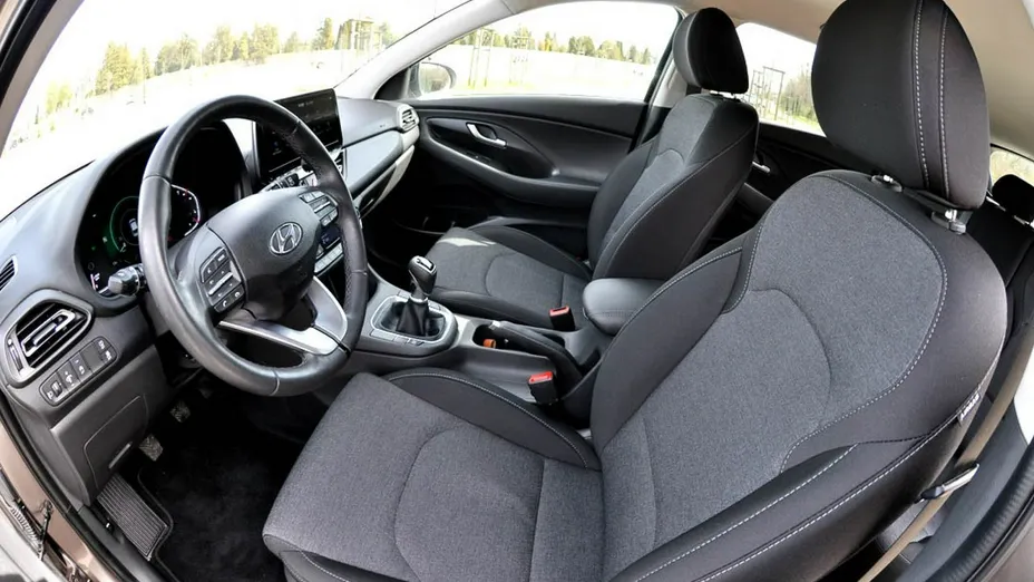 HYUNDAI i30 -
