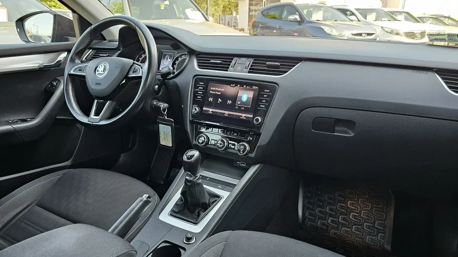 SKODA Octavia -