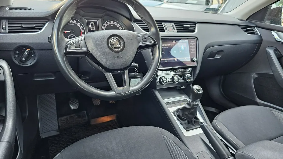 SKODA Octavia -