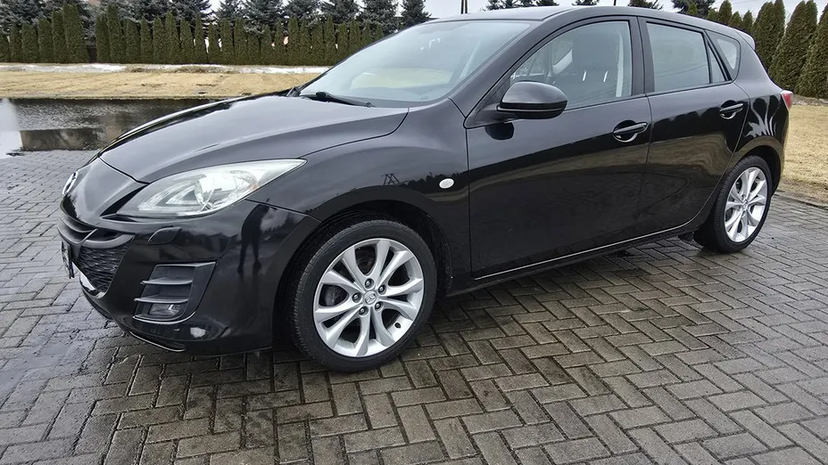 MAZDA 3 -