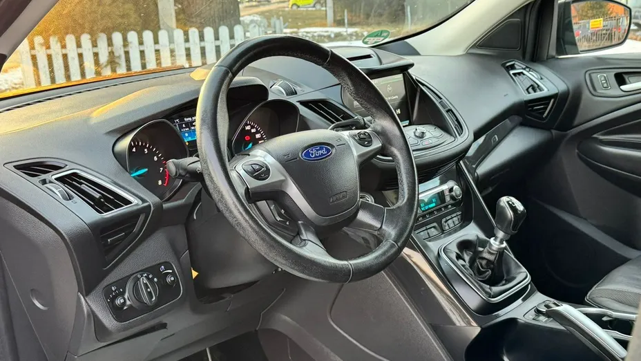 FORD Kuga -