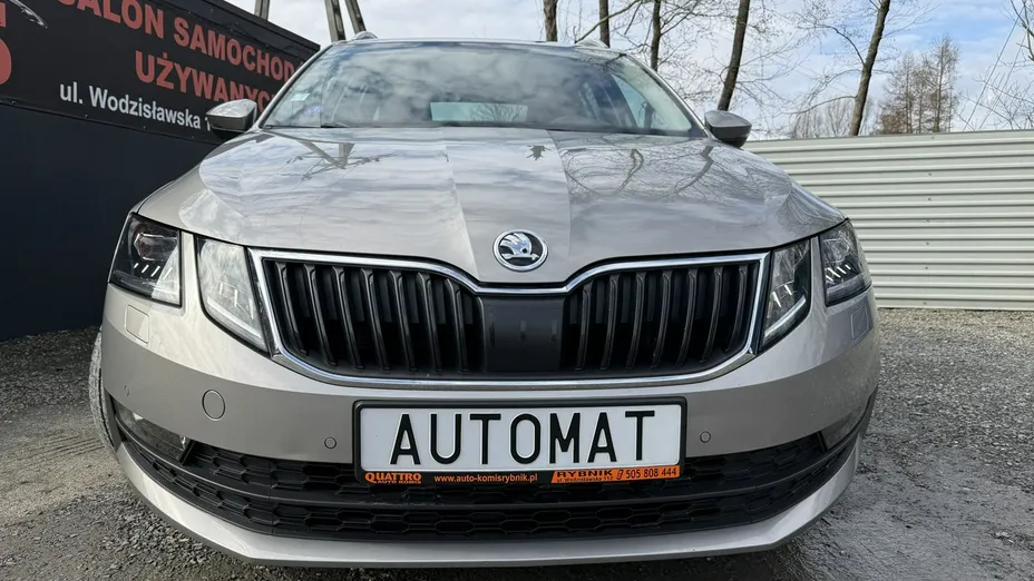 SKODA Octavia -