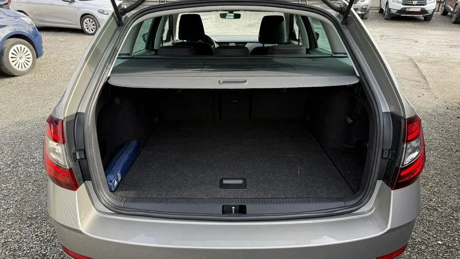 SKODA Octavia -