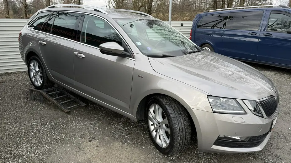 SKODA Octavia -