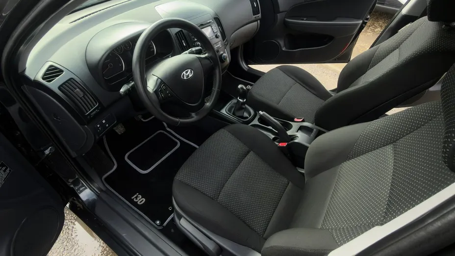 HYUNDAI i30 -