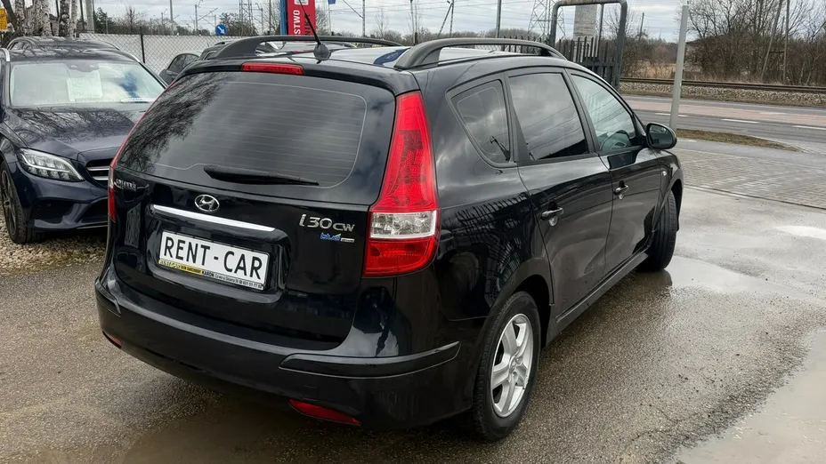 HYUNDAI i30 -