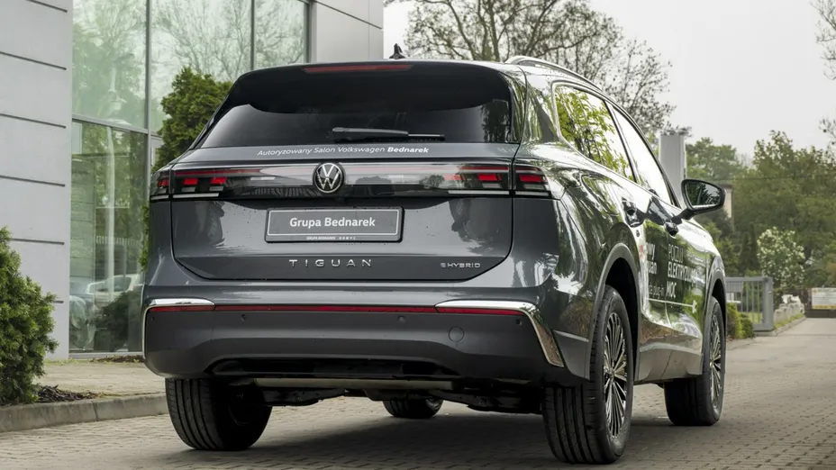 VOLKSWAGEN Tiguan -