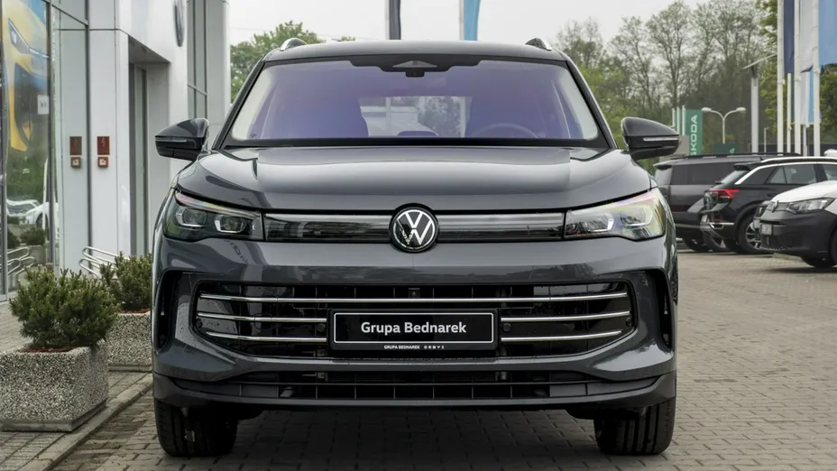 VOLKSWAGEN Tiguan -
