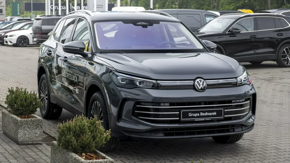 VOLKSWAGEN Tiguan -