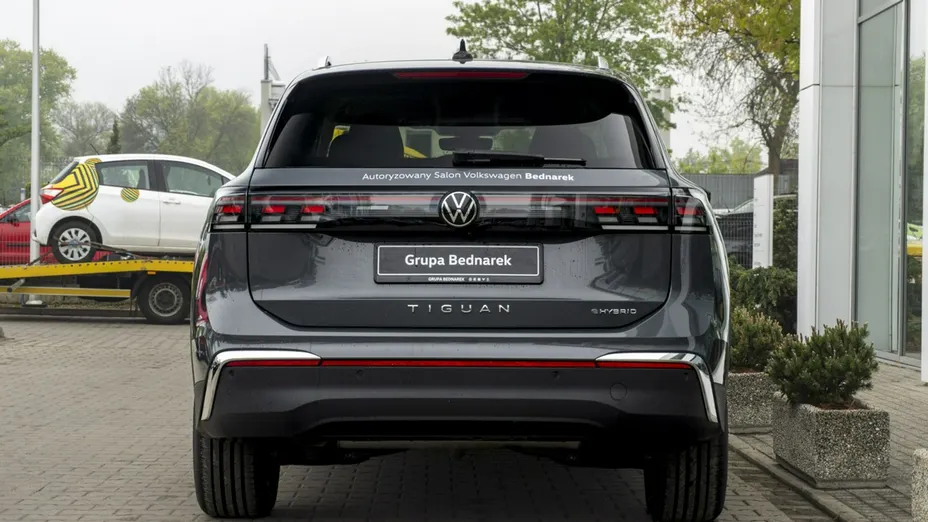 VOLKSWAGEN Tiguan -