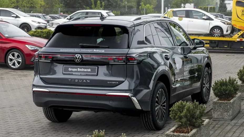 VOLKSWAGEN Tiguan -