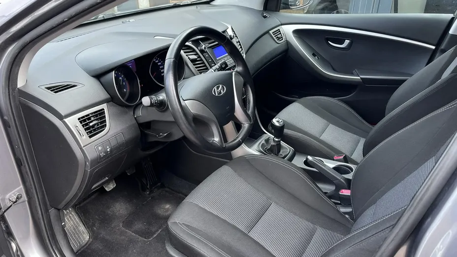 HYUNDAI i30 -