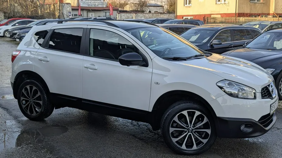 NISSAN Qashqai -