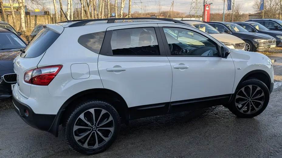NISSAN Qashqai -