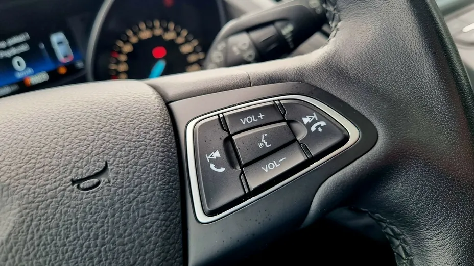 FORD Kuga -