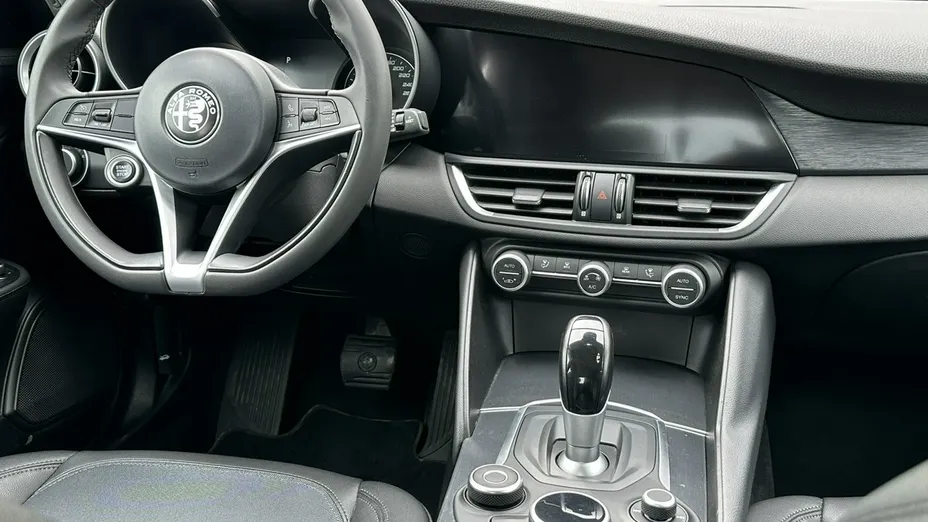 ALFA ROMEO Giulia -